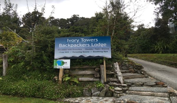 Ivory Towers Backpacker Lodge & Campground